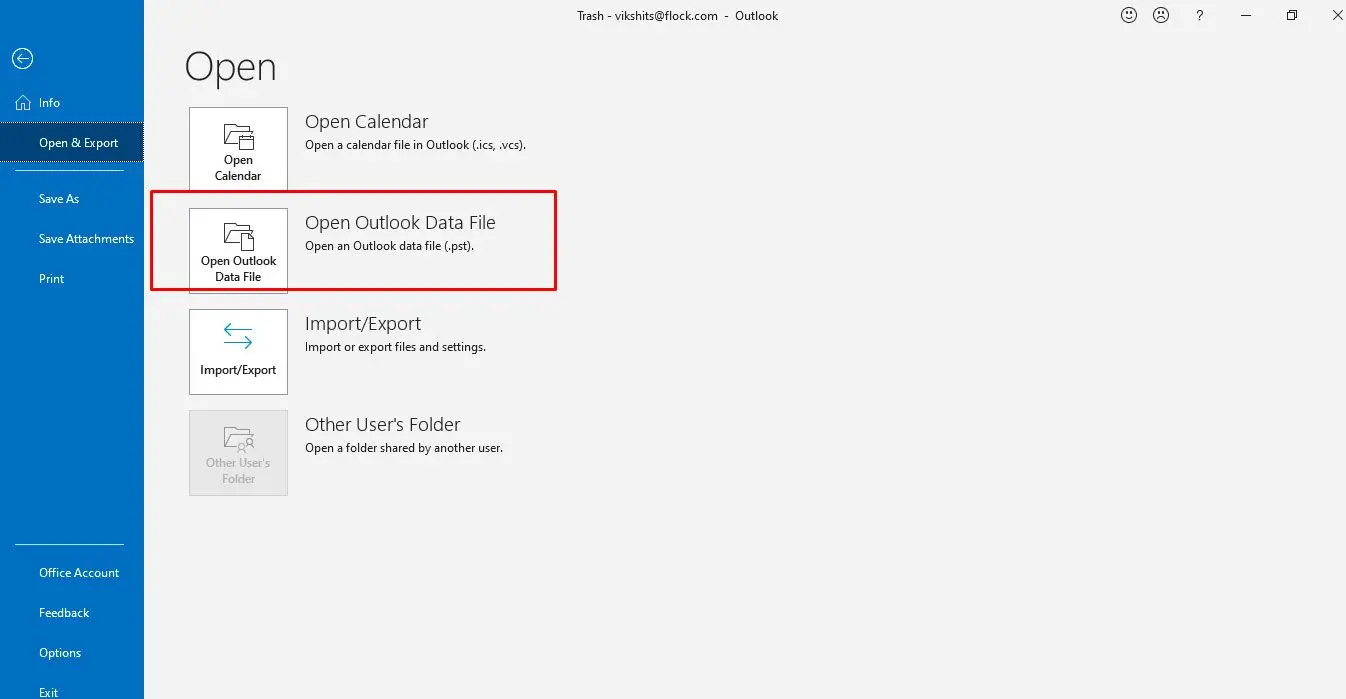 Abra el PST en Outlook.