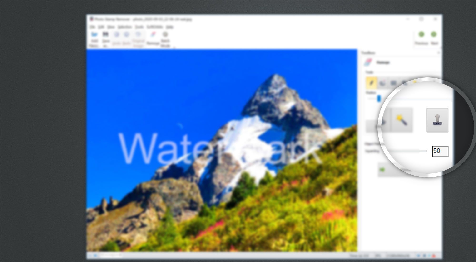 Eliminar marca de agua con la herramienta de sello de clonación.